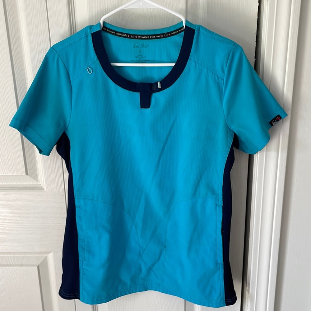 Koi scrub top